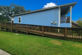 649 W 18th St in Port Arthur, TX - Foto de edificio - Building Photo