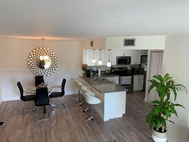 8660 SW 212th St in Cutler Bay, FL - Building Photo