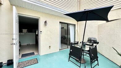 629 Executive Center Dr in West Palm Beach, FL - Building Photo - Building Photo