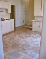 46 Emerson Ave, Unit 1st Floor in Utica, NY - Building Photo