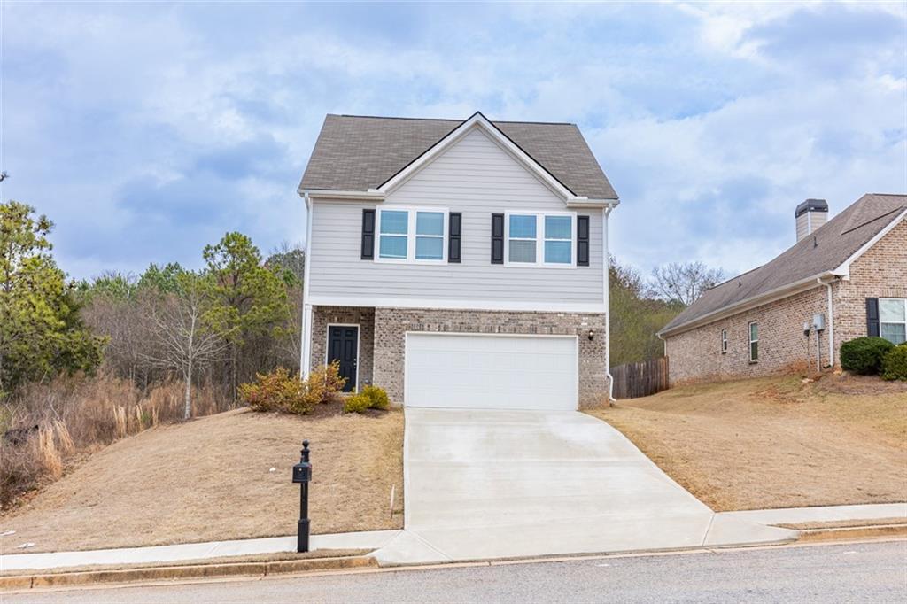 9220 Golfview Cir in Covington, GA - Building Photo