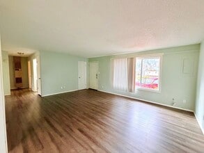 305 Tacoma Blvd S in Pacific, WA - Building Photo - Building Photo