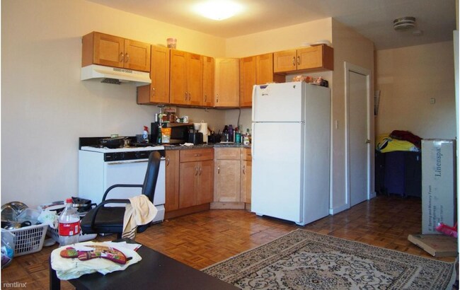 1576 Tremont St, Unit 2 in Boston, MA - Foto de edificio - Building Photo