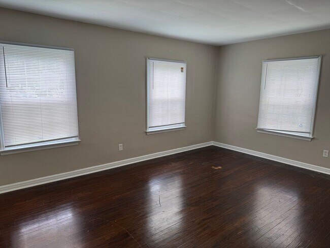369 N Roosevelt Ave in Columbus, OH - Building Photo - Building Photo