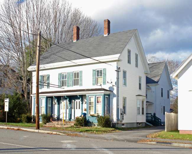 60 - 62 Pleasant Street in Brunswick, ME - Foto de edificio - Building Photo