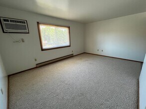 410 4th Ave NE-Unit -17 in Watertown, SD - Building Photo - Building Photo