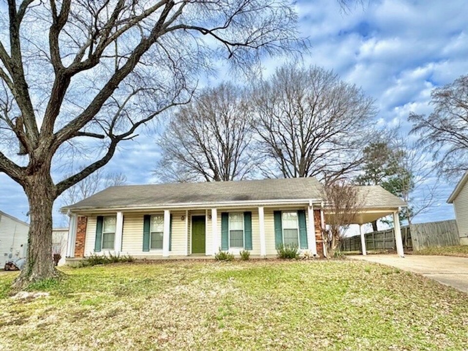 6281 Chickasaw Dr in Olive Branch, MS - Foto de edificio