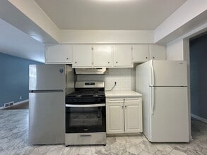 3009 W Michigan Ave in Kalamazoo, MI - Building Photo - Building Photo