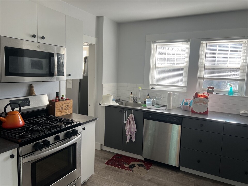 25 Park Ave, Unit 1 in Cambridge, MA - Building Photo