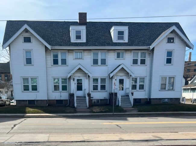 461 Bowen St in Oshkosh, WI - Building Photo - Building Photo