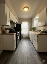 2309 Bitter Creek Dr in Austin, TX - Building Photo - Building Photo