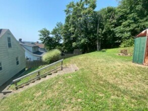 811 Zimmerman St in Jeannette, PA - Foto de edificio - Building Photo