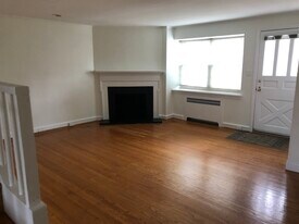 246 Stoneway Ln in Merion Station, PA - Building Photo