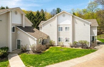 Devon Woods in Warwick, NY - Building Photo - Building Photo