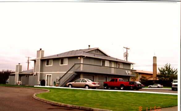 2764 Laukala Pl in Enumclaw, WA - Foto de edificio