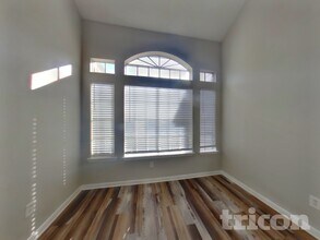 7114 River Garden Dr in Houston, TX - Foto de edificio - Building Photo