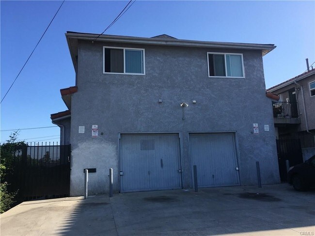 730 W 5th St in San Pedro, CA - Foto de edificio - Building Photo