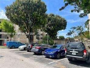 1875 W 56th St, Unit 103 in Hialeah, FL - Building Photo - Building Photo