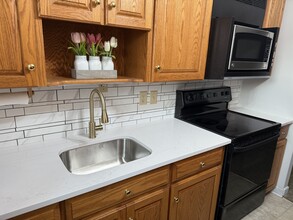 70 Grove Hill St, Unit 3D in New Britain, CT - Building Photo - Building Photo