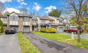 43 Dorchester Dr in East Brunswick, NJ - Building Photo