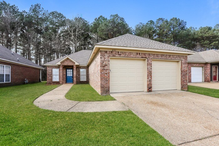 631 Westhill Rd in Brandon, MS - Building Photo