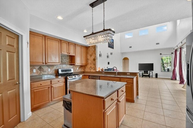 3769 Victoria Rd in West Palm Beach, FL - Building Photo - Building Photo