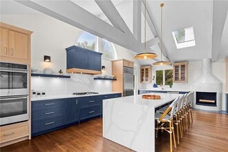 1 Harbor View Dr in Newport, RI - Building Photo - Building Photo