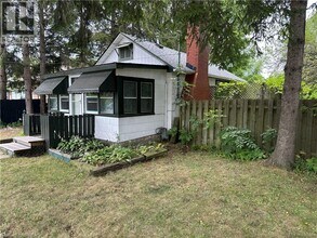 3852 Roxborough Ave in Fort Erie, ON - Building Photo - Building Photo