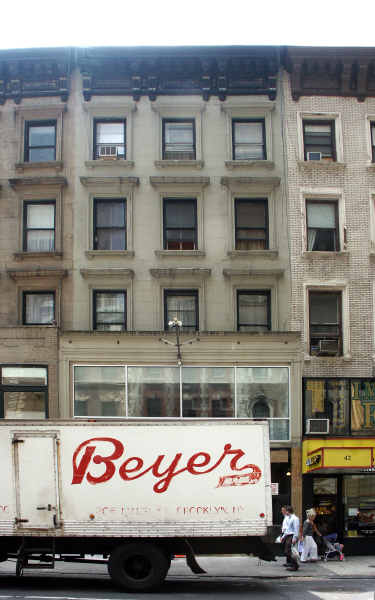 40 W 56th St in New York, NY - Foto de edificio - Building Photo