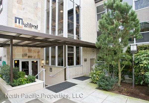 property at 900 Warren Ave N