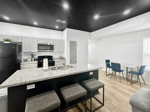 1127 S Dupre St, Unit Dupre Student Apartment in New Orleans, LA - Foto de edificio - Building Photo