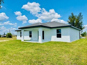 1116 NW 20th Pl in Cape Coral, FL - Building Photo - Building Photo