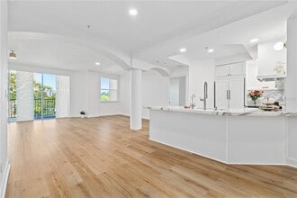 750 4th Ave S in St. Petersburg, FL - Foto de edificio - Building Photo