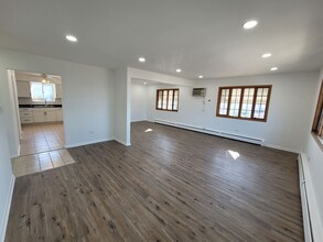 8459 W Oak Ave in Niles, IL - Foto de edificio - Building Photo