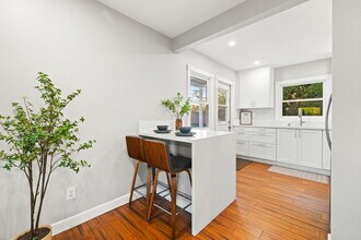 1326 Dorcas St in San Diego, CA - Building Photo - Building Photo