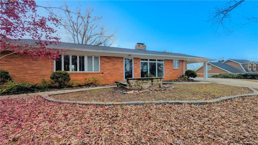 797 Honeysuckle Rd in Gainesville, GA - Building Photo