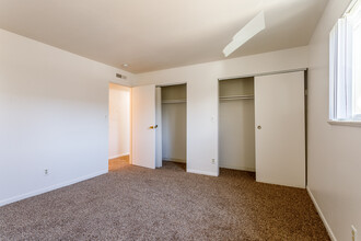 Belmar Groves Apartments in Lakewood, CO - Building Photo - Interior Photo