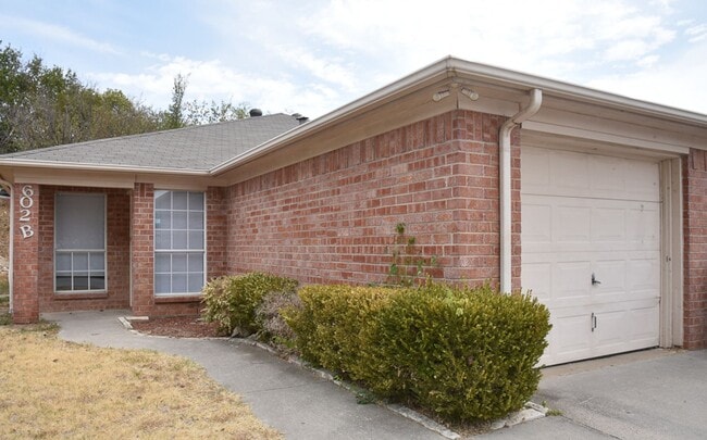 602 Crestridge Ct in Decatur, TX - Foto de edificio - Building Photo
