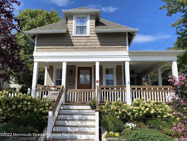91 Clark Ave in Ocean Grove, NJ - Building Photo - Building Photo