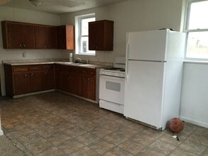 517 Nicholas St in Waterloo, IA - Building Photo - Building Photo