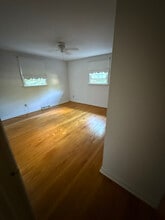 512 Oakridge Dr in Camillus, NY - Building Photo - Building Photo
