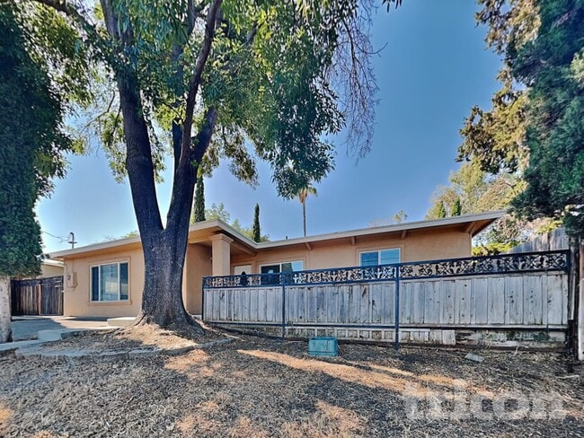 500 Shaddick Dr in Antioch, CA - Building Photo - Building Photo