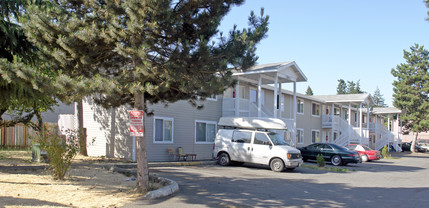 Alpine Apartments in Tacoma, WA - Building Photo - Building Photo