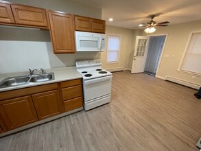 73 Meadow St in Windham, CT - Building Photo - Building Photo
