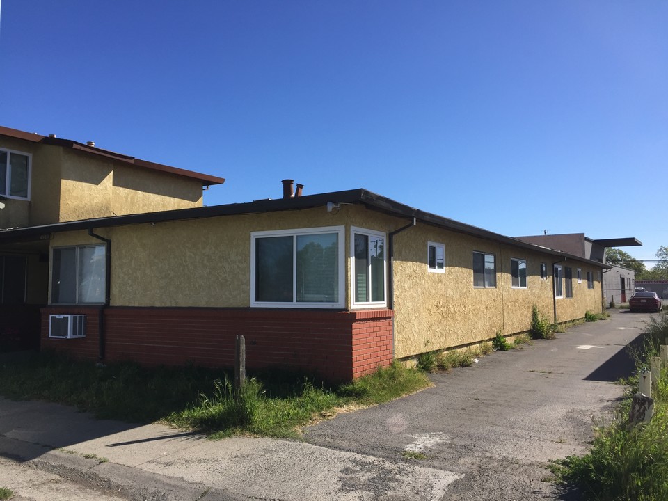 Rio Linda Apartments in Rio Linda, CA - Building Photo