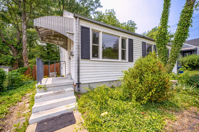 property at 3026 Wayne Rd