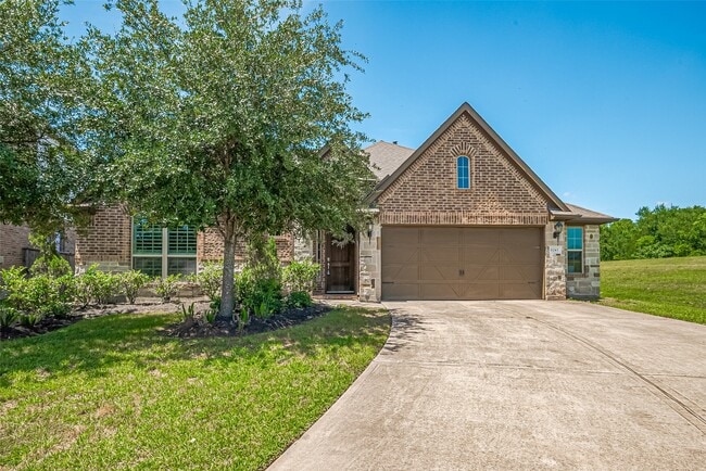 property at 6243 Garden Lakes Ln