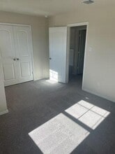 129 Onna St in Taylor, TX - Building Photo - Building Photo