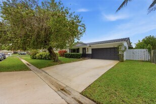 12002 NW 27th Dr in Coral Springs, FL - Building Photo