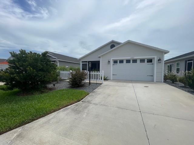 1462 Joshua Ct in the Villages, FL - Building Photo